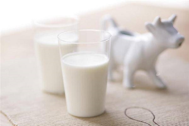 “天奶”变不合格奶！麦趣尔牛奶塌房，控股股东已沦为“老赖”